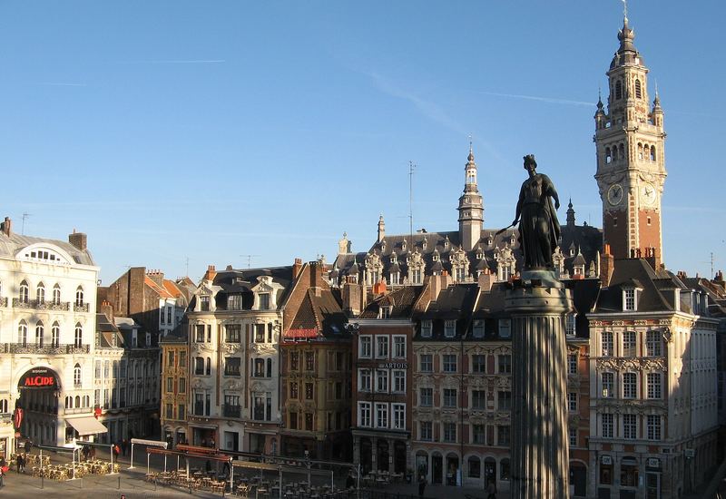 La Grand-Place de Lille et le beffroi de la Chambre de commerce